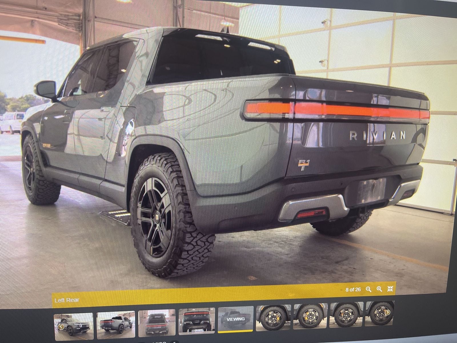 Thumbnail: 2022 Rivian R1T - 7