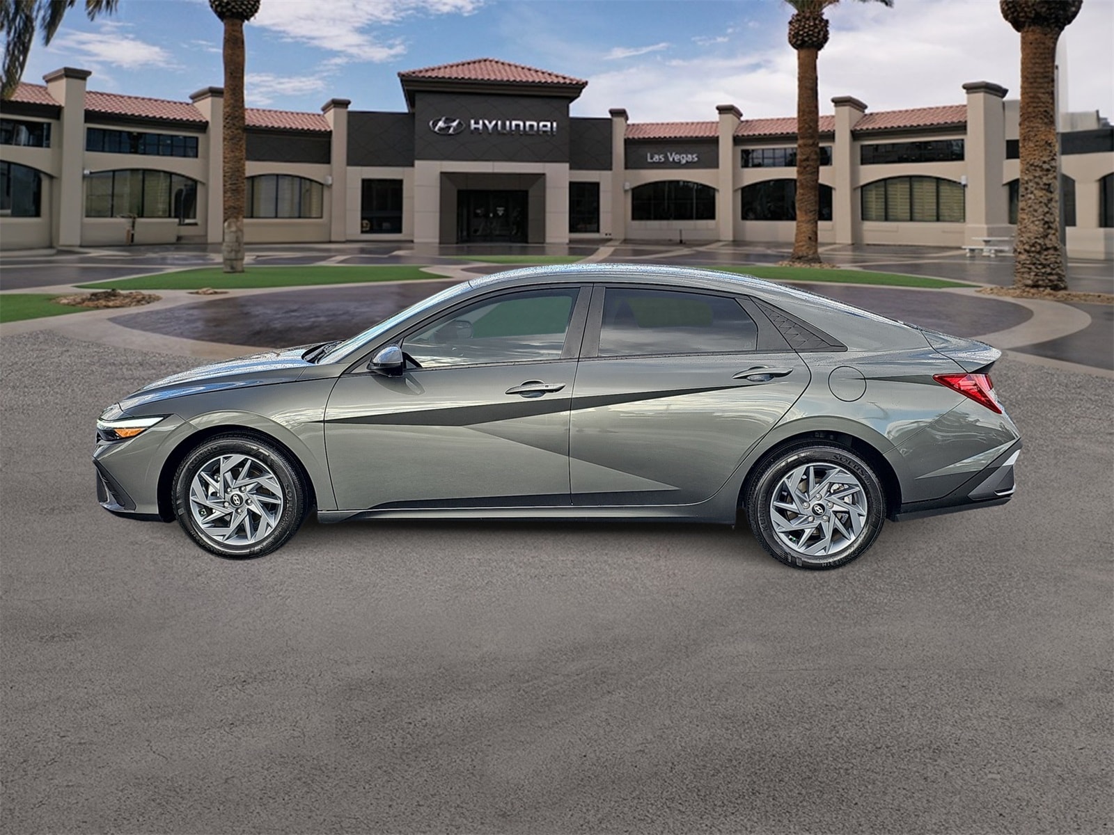 Thumbnail: 2024 Hyundai Elantra - 5