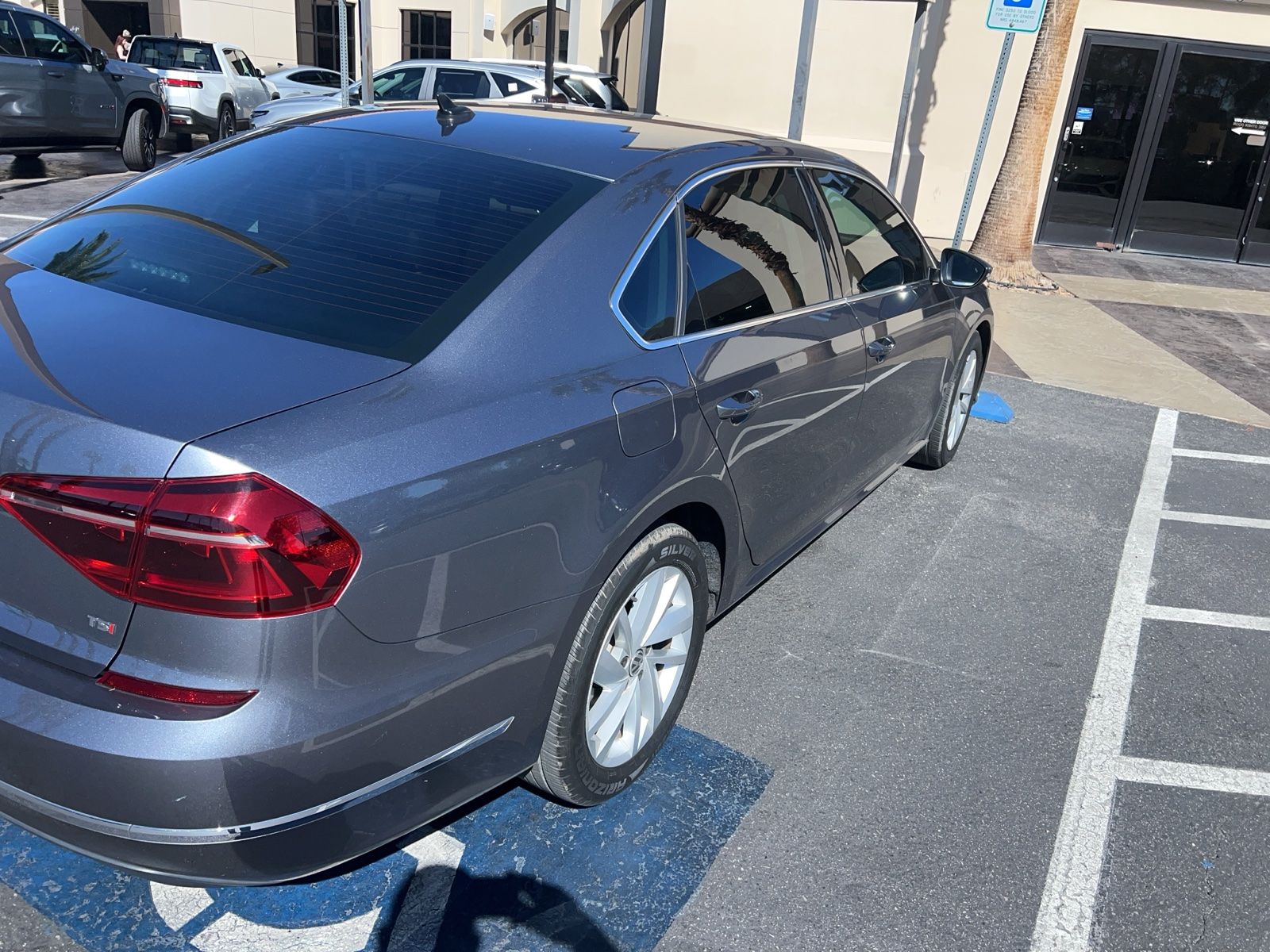 Thumbnail: 2018 Volkswagen Passat - 4