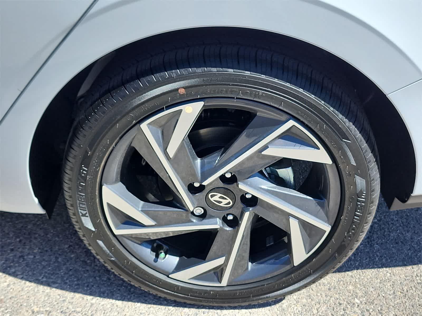 Thumbnail: 2025 Hyundai Elantra - 12