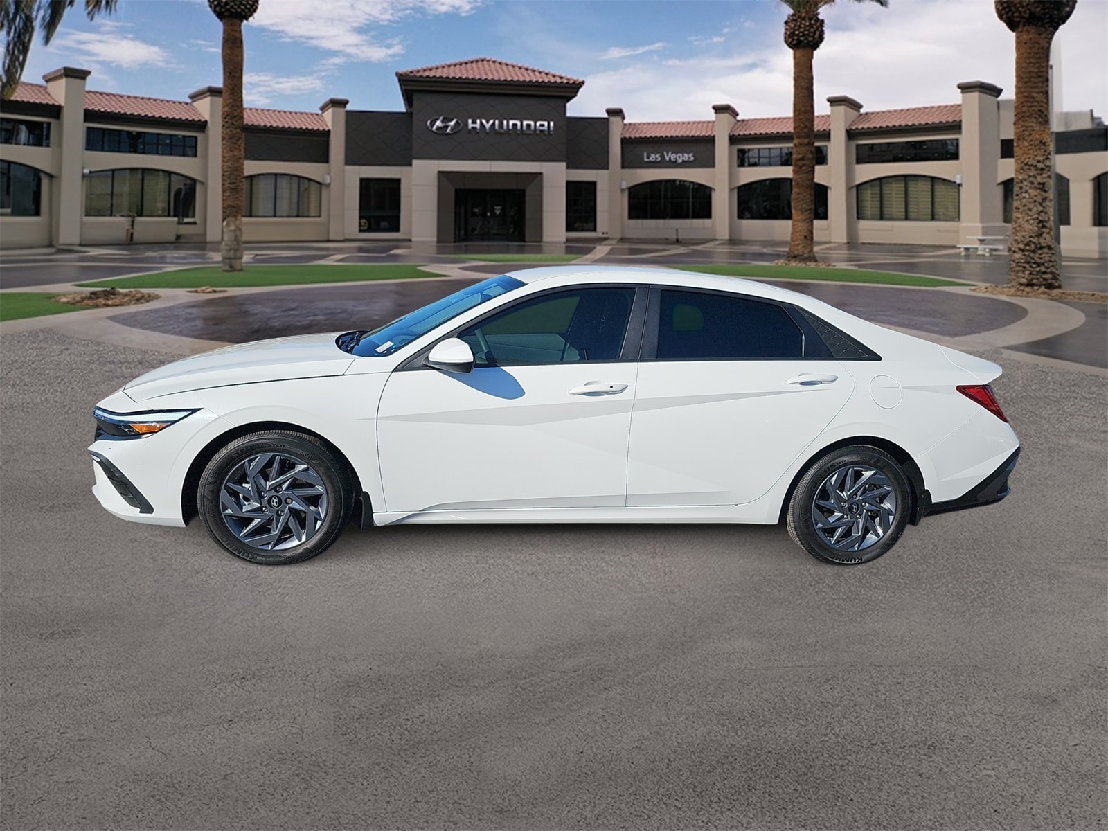 Thumbnail: 2024 Hyundai Elantra - 5