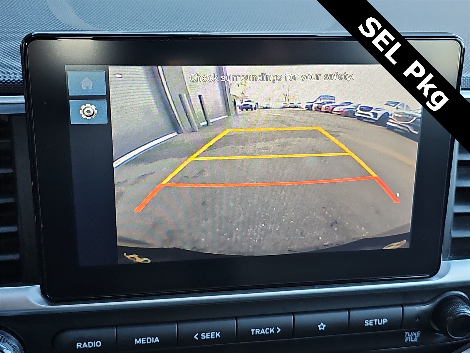 Thumbnail: 2024 Hyundai Venue - 26