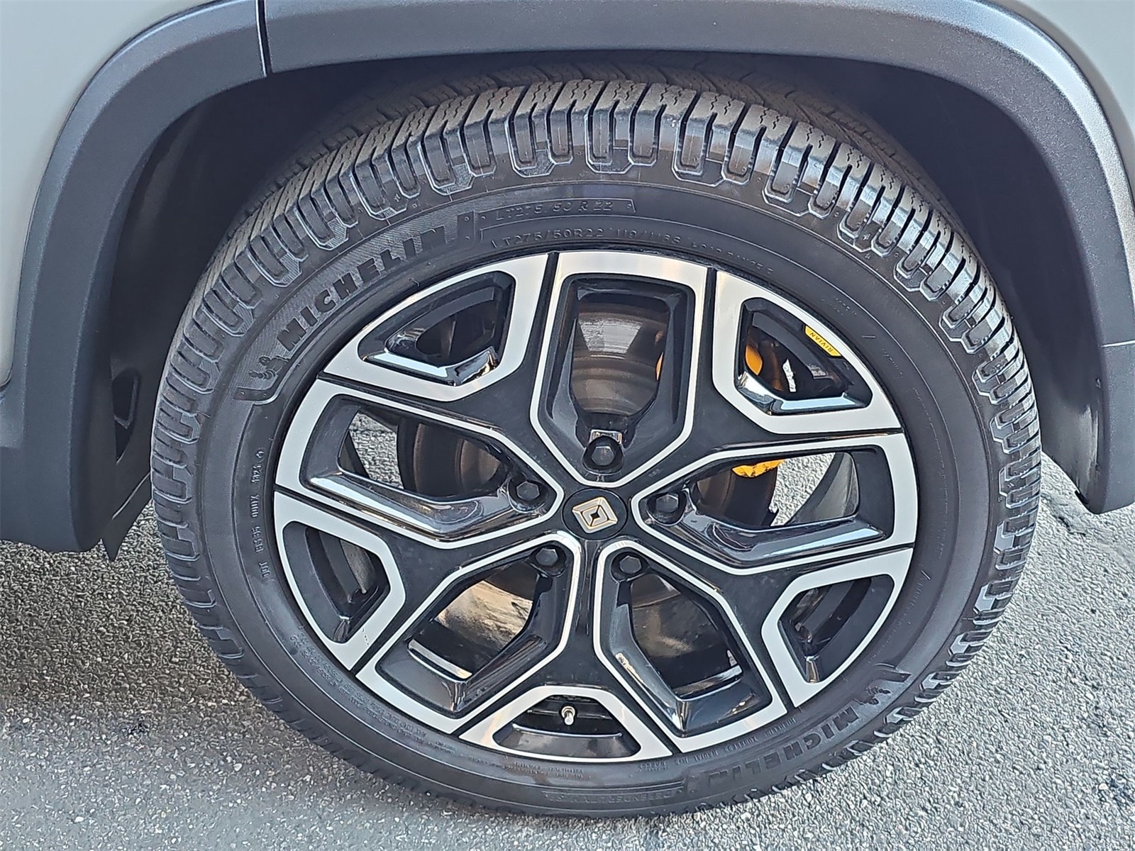 Thumbnail: 2023 Rivian R1S - 12