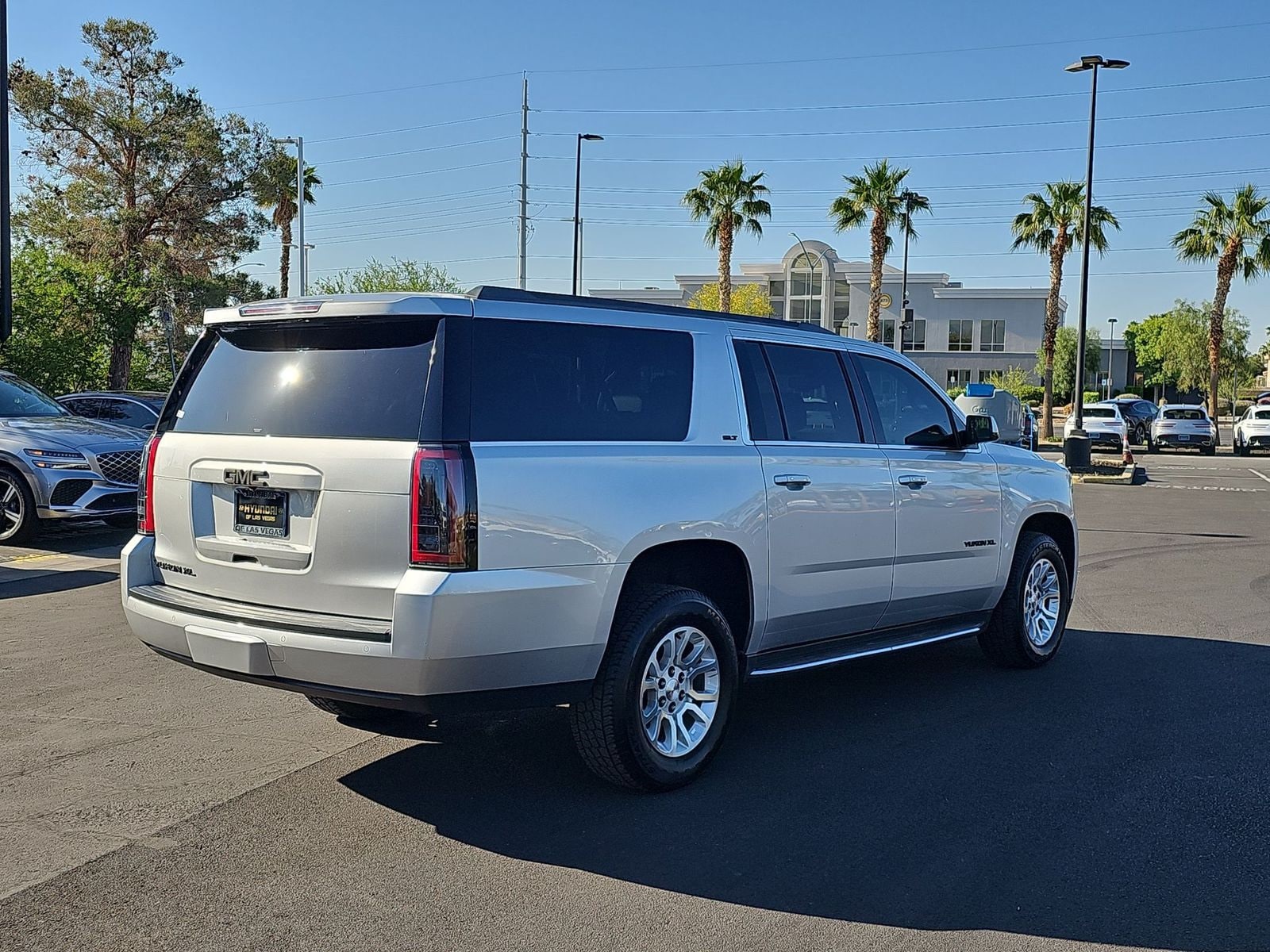 Thumbnail: 2017 GMC Yukon XL - 9