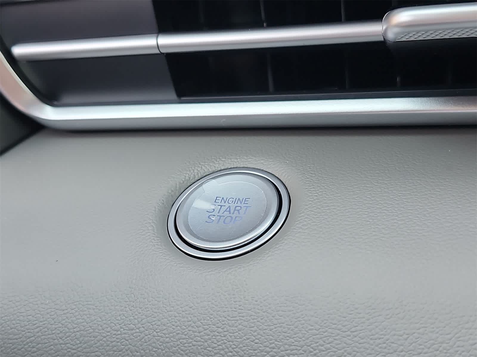 Thumbnail: 2025 Hyundai Elantra - 25