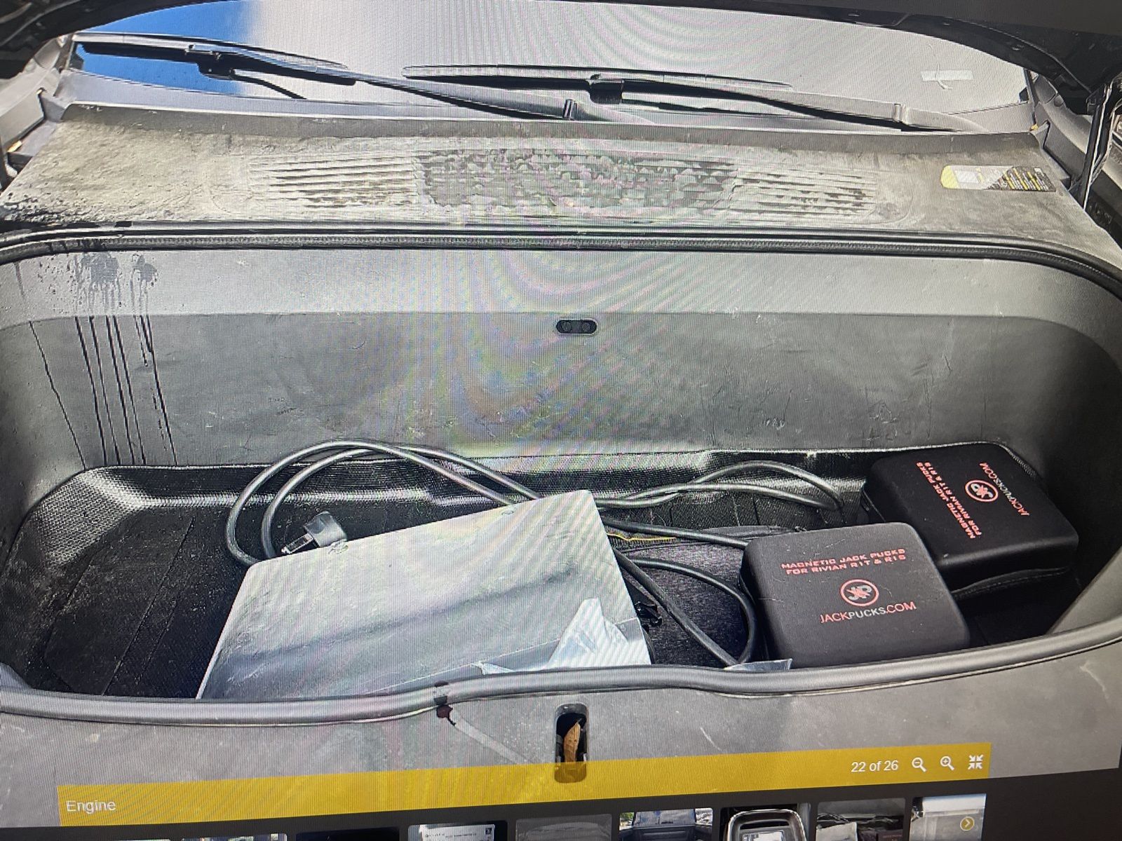 Thumbnail: 2022 Rivian R1T - 17