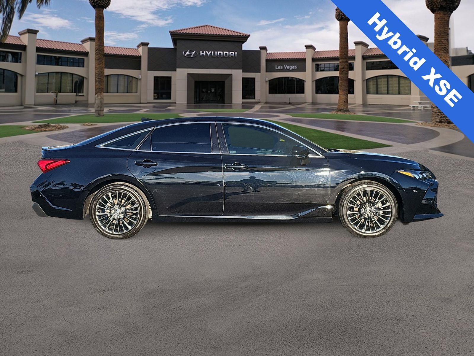 Thumbnail: 2021 Toyota Avalon - 9