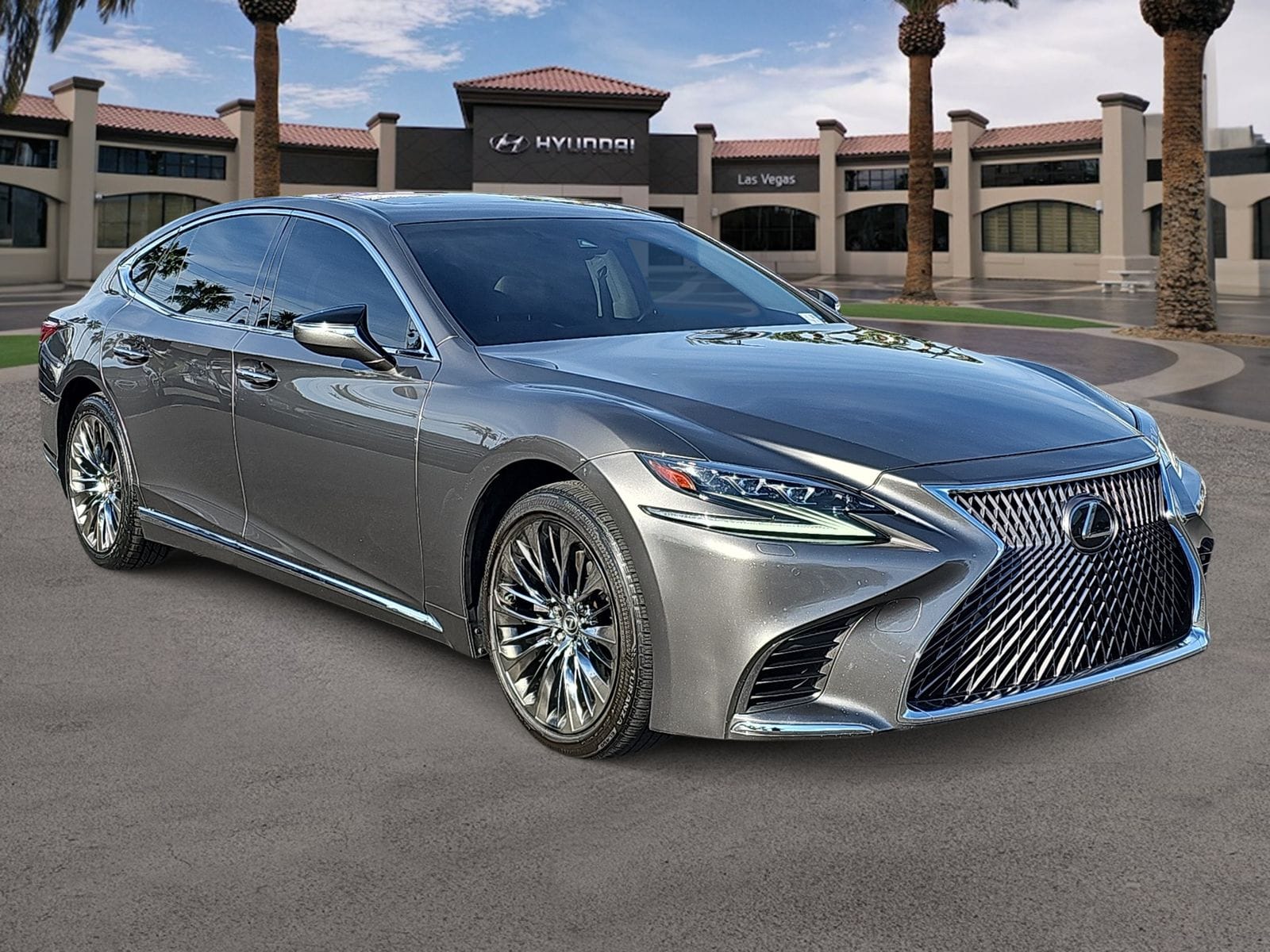 Thumbnail: 2019 Lexus LS - 2