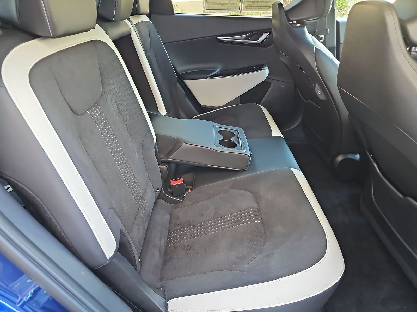 Thumbnail: 2023 Kia EV6 - 17