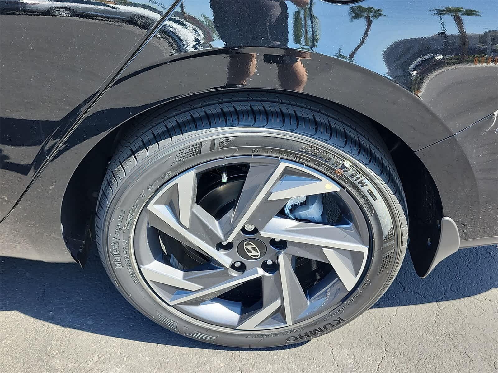 Thumbnail: 2025 Hyundai Elantra - 12