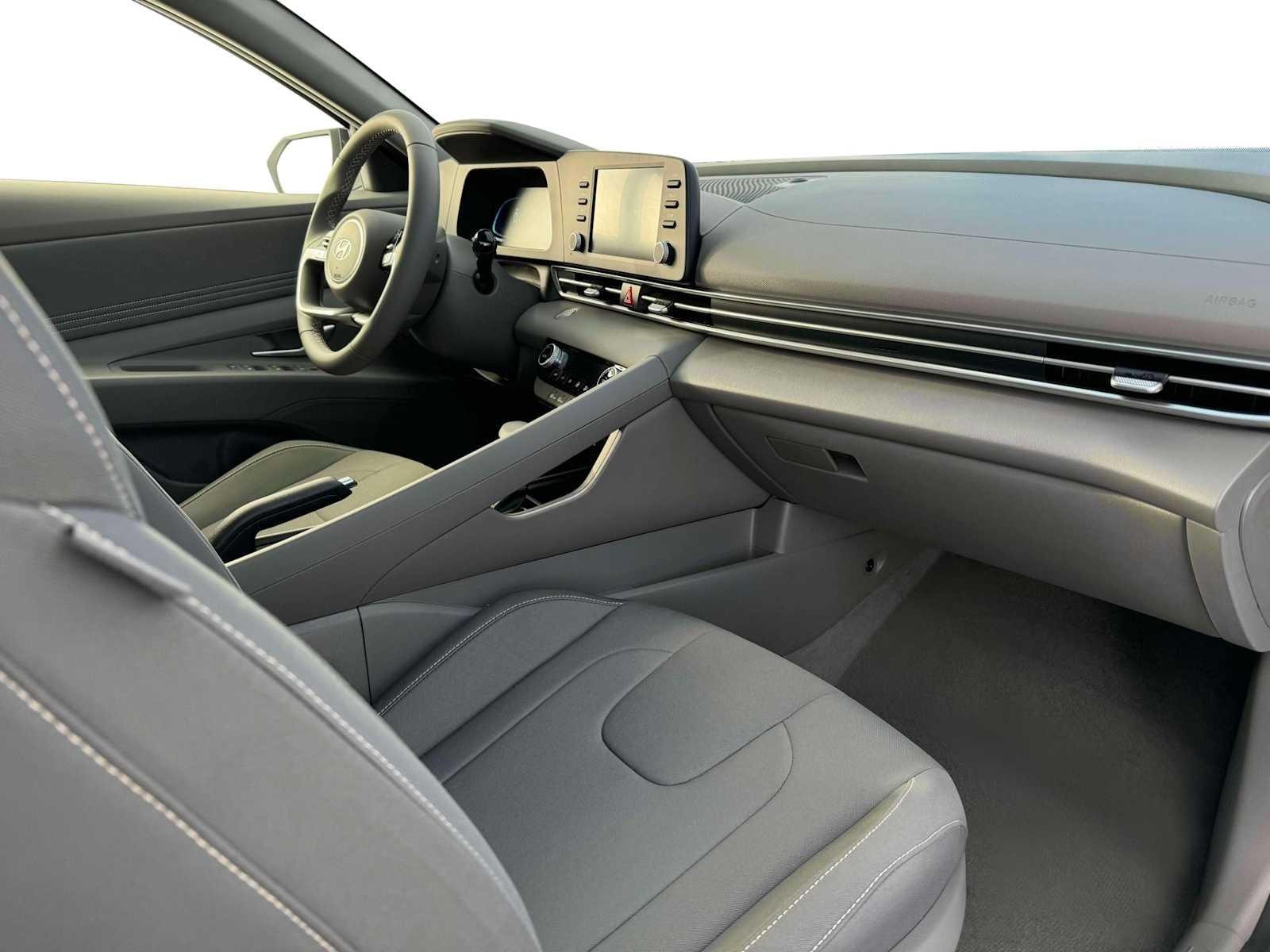 Thumbnail: 2025 Hyundai Elantra - 15