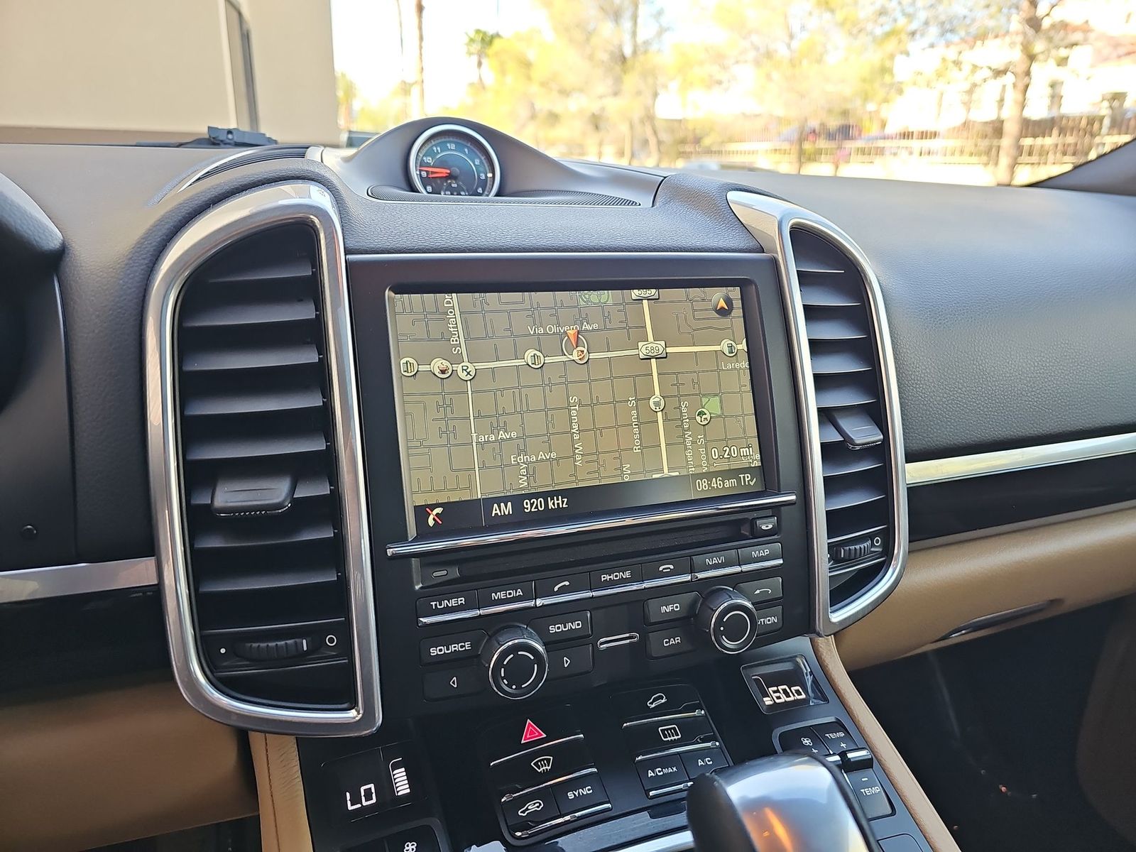 Thumbnail: 2014 Porsche Cayenne - 27