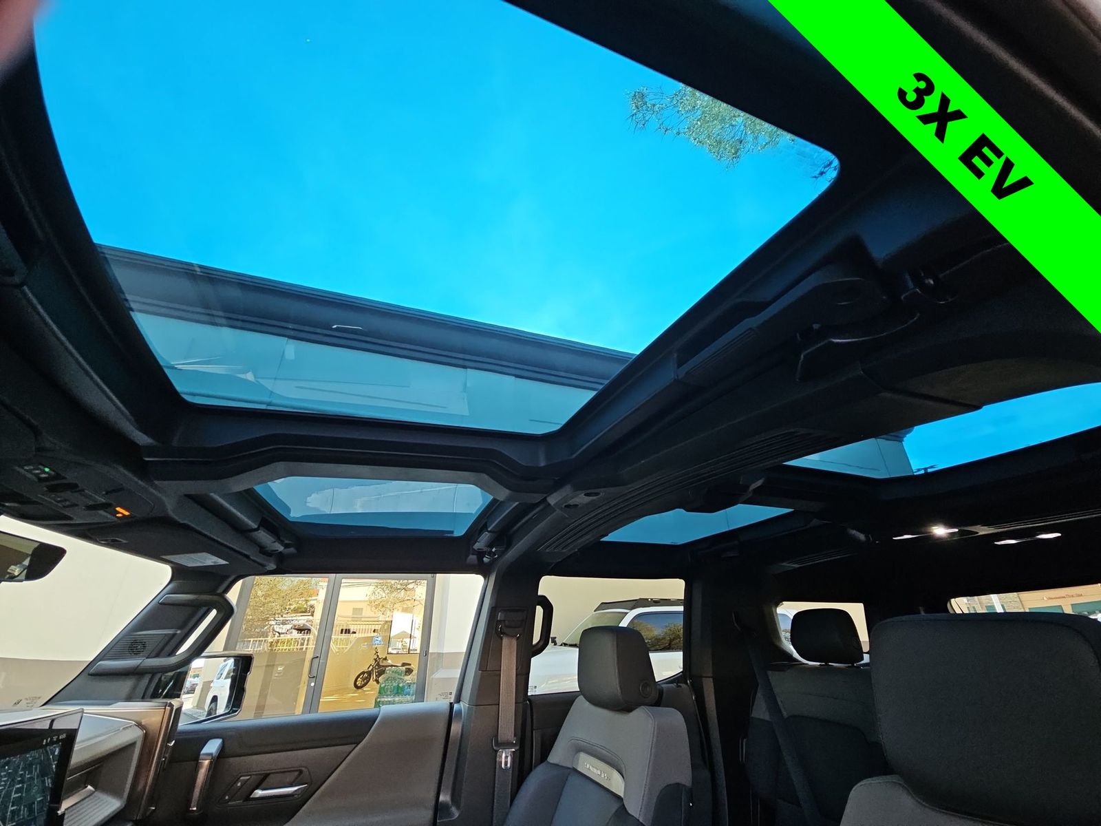 Thumbnail: 2024 GMC Hummer EV - 29