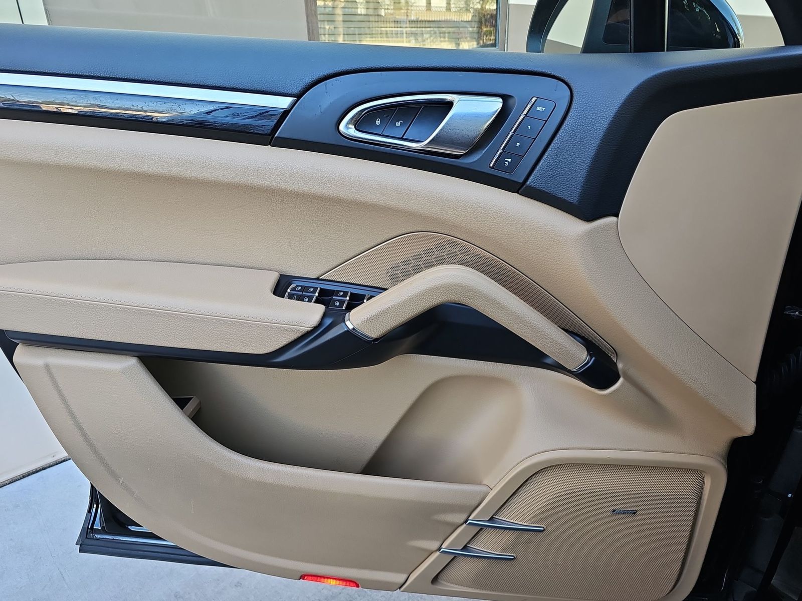 Thumbnail: 2014 Porsche Cayenne - 28