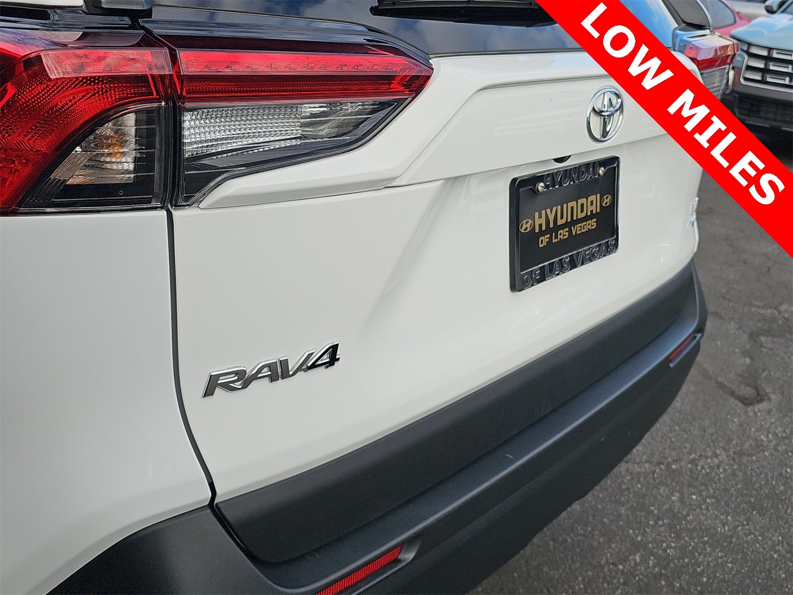 Thumbnail: 2024 Toyota RAV4 - 11