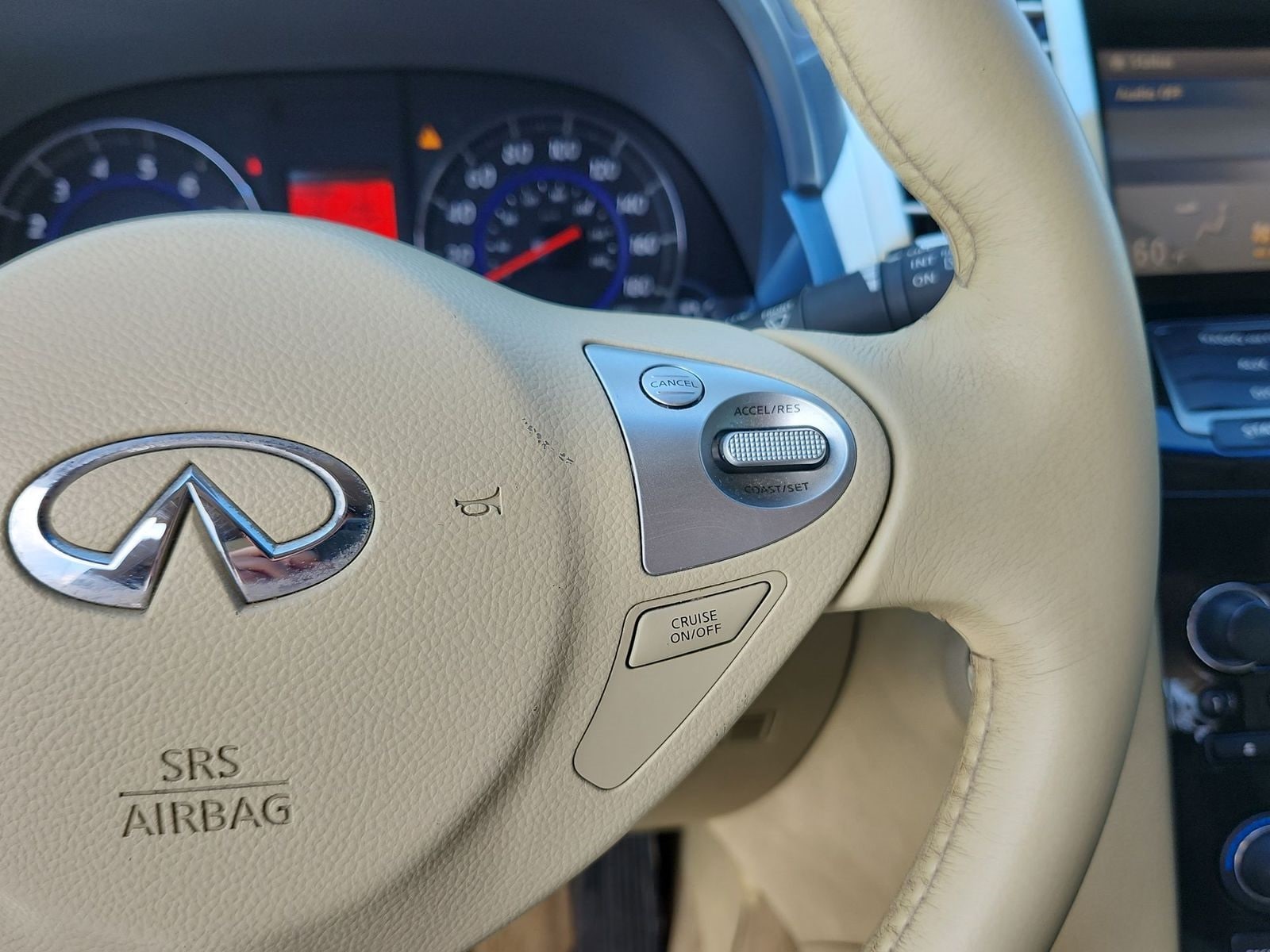 Thumbnail: 2011 INFINITI FX35 - 28