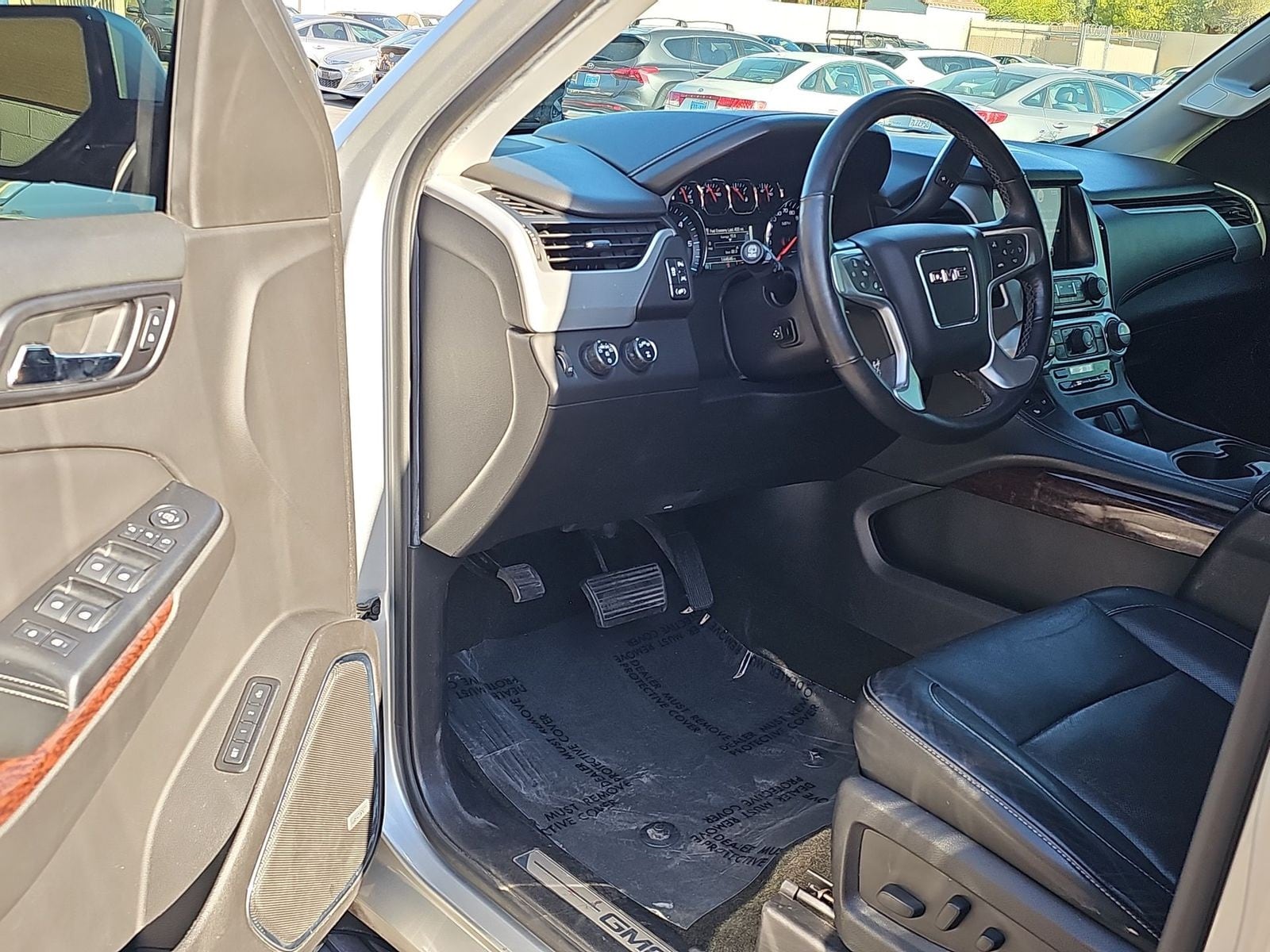 Thumbnail: 2017 GMC Yukon XL - 11