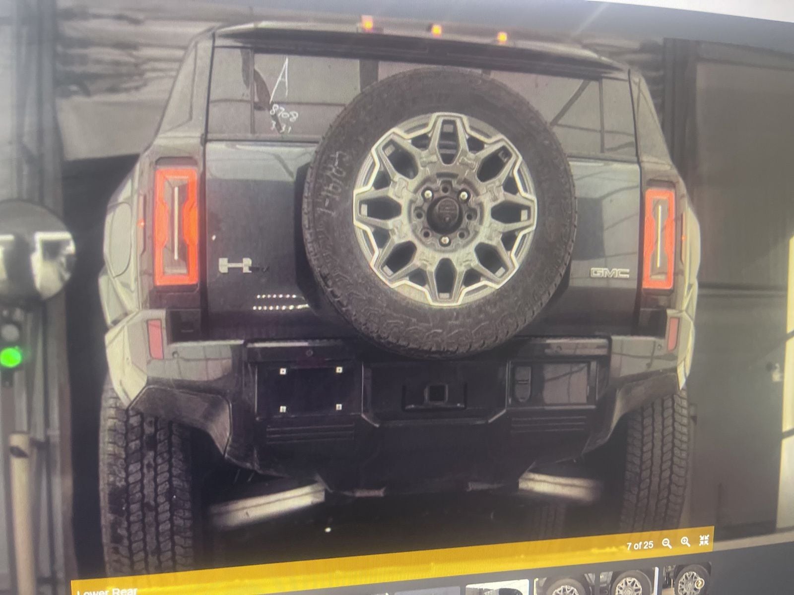 Thumbnail: 2025 GMC Hummer EV - 6