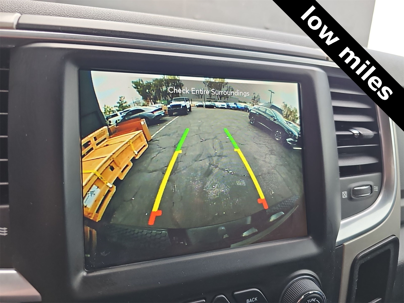 Thumbnail: 2020 RAM 1500 Classic - 25