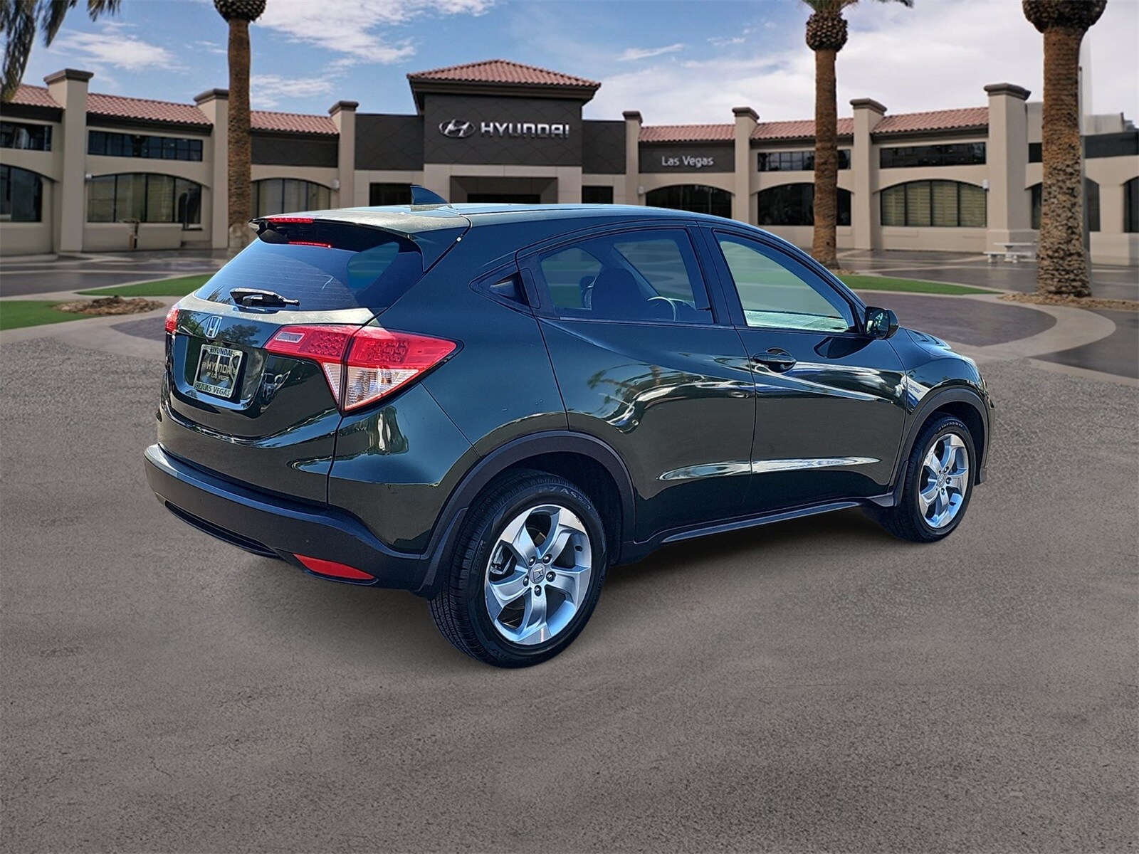 Thumbnail: 2016 Honda HR-V - 8