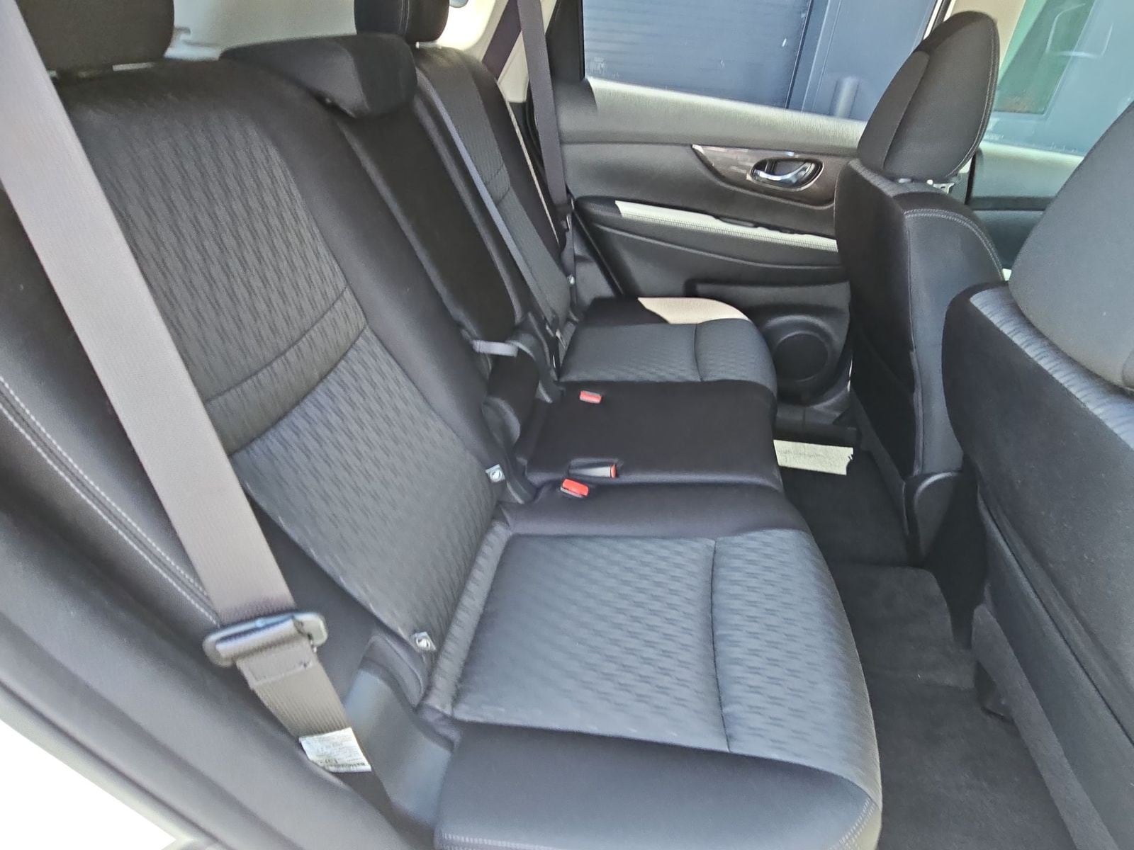 Thumbnail: 2019 Nissan Rogue - 18