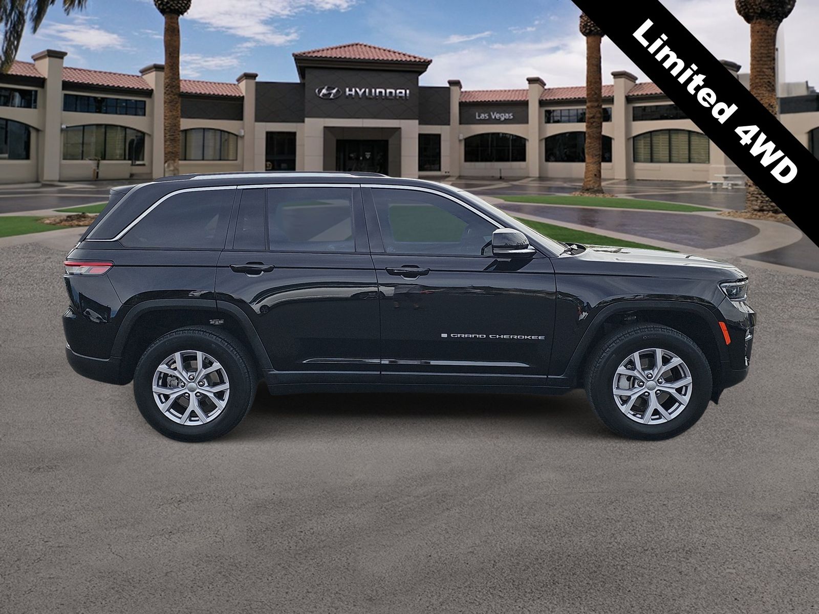 Thumbnail: 2022 Jeep Grand Cherokee - 9