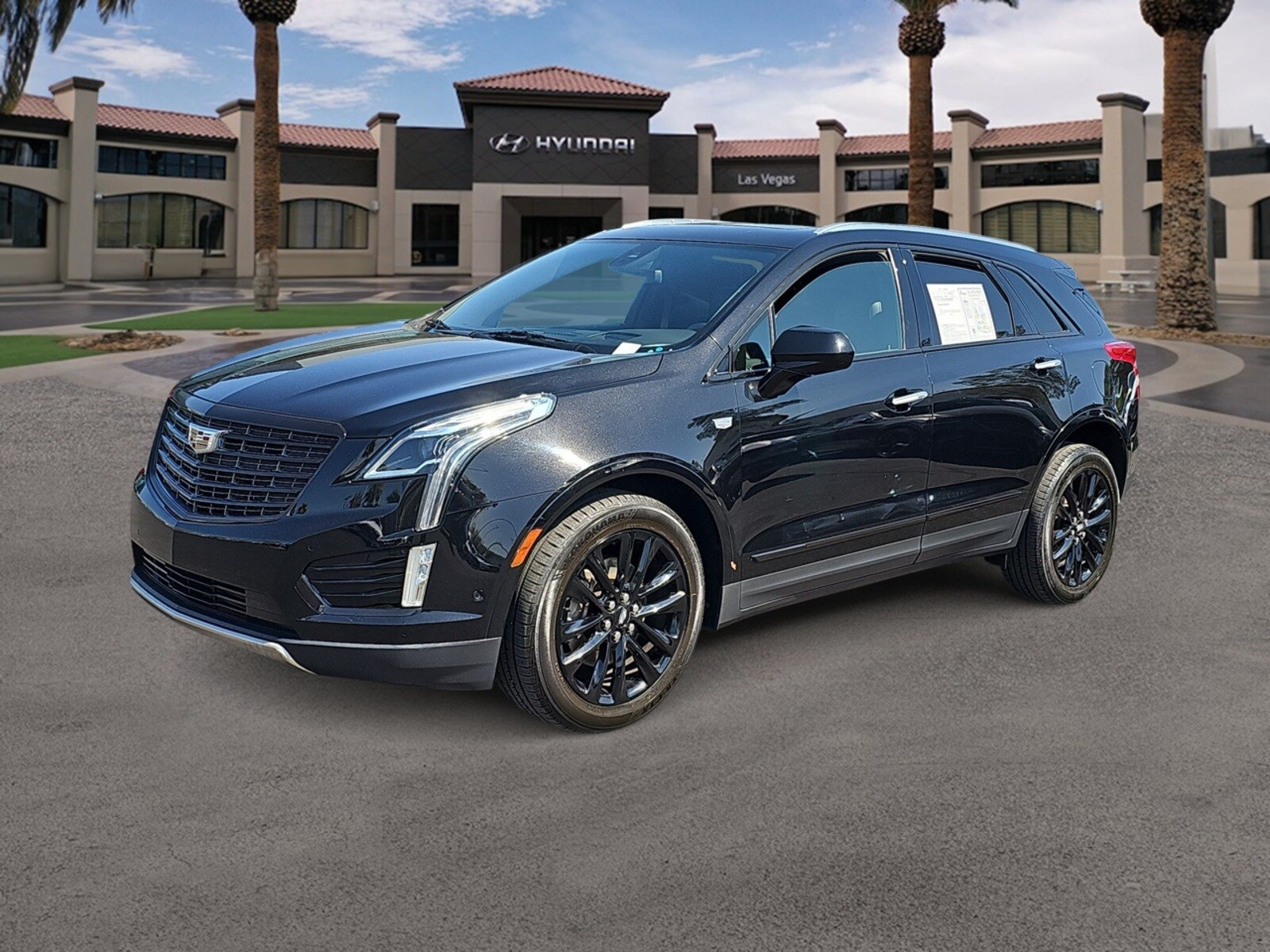 Thumbnail: 2017 Cadillac XT5 - 5
