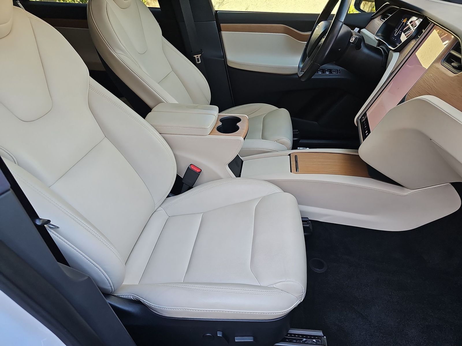 Thumbnail: 2020 Tesla Model X - 18