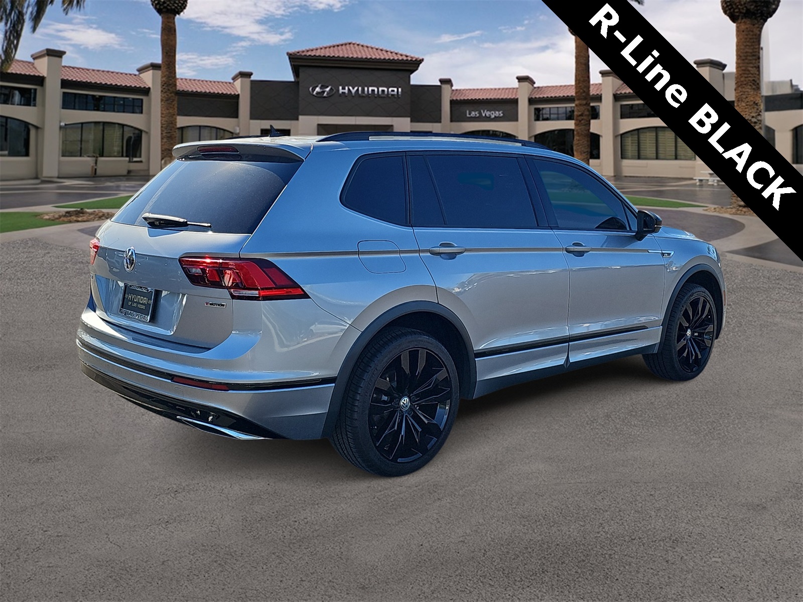 Thumbnail: 2021 Volkswagen Tiguan - 8