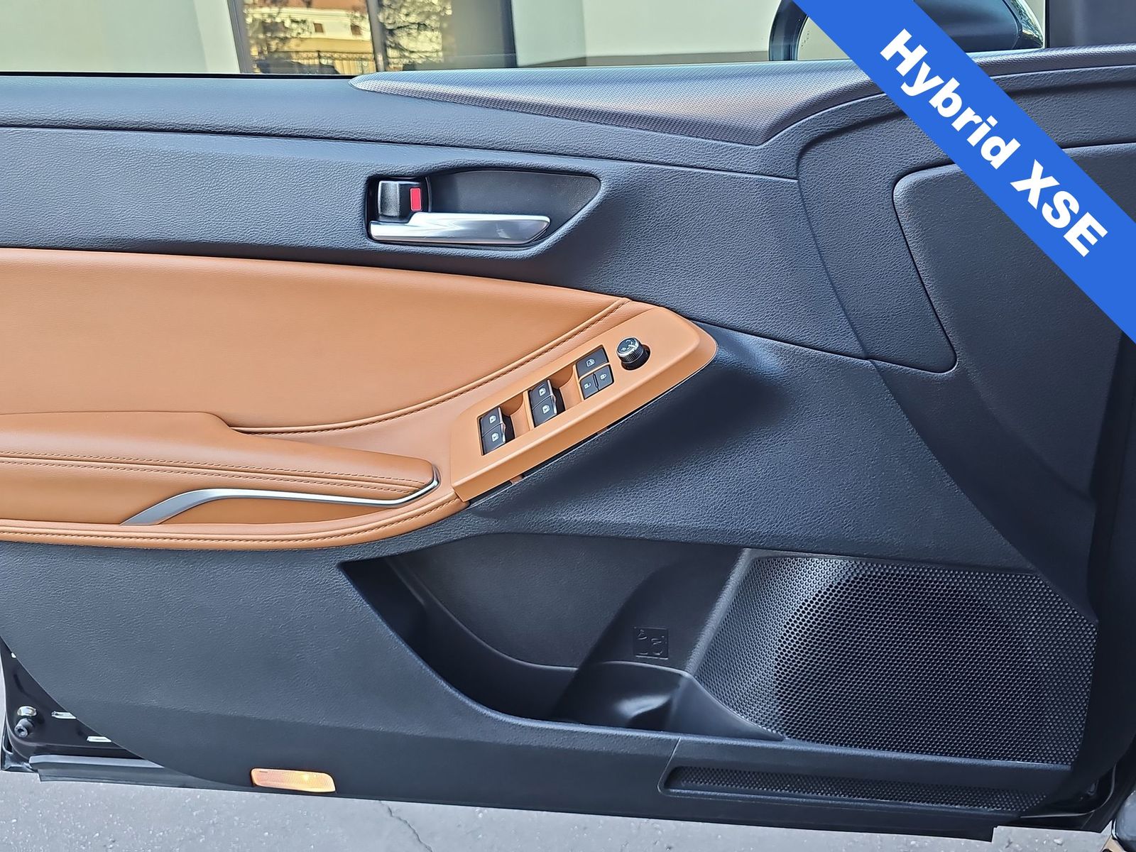 Thumbnail: 2021 Toyota Avalon - 28