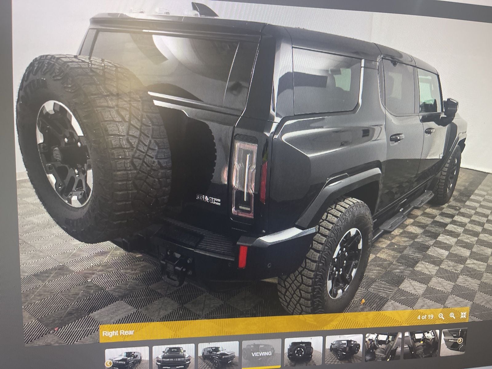 Thumbnail: 2024 GMC Hummer EV - 3