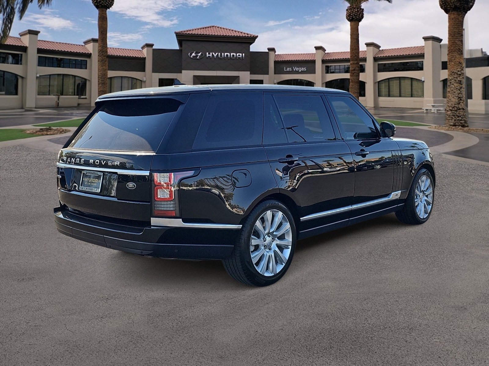 Thumbnail: 2016 Land Rover Range Rover - 9