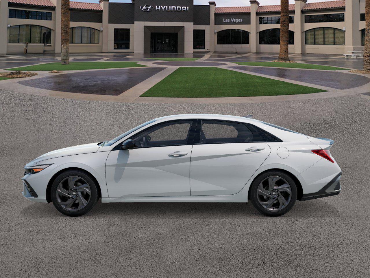 2026 Hyundai Elantra SEL Sport photo 3