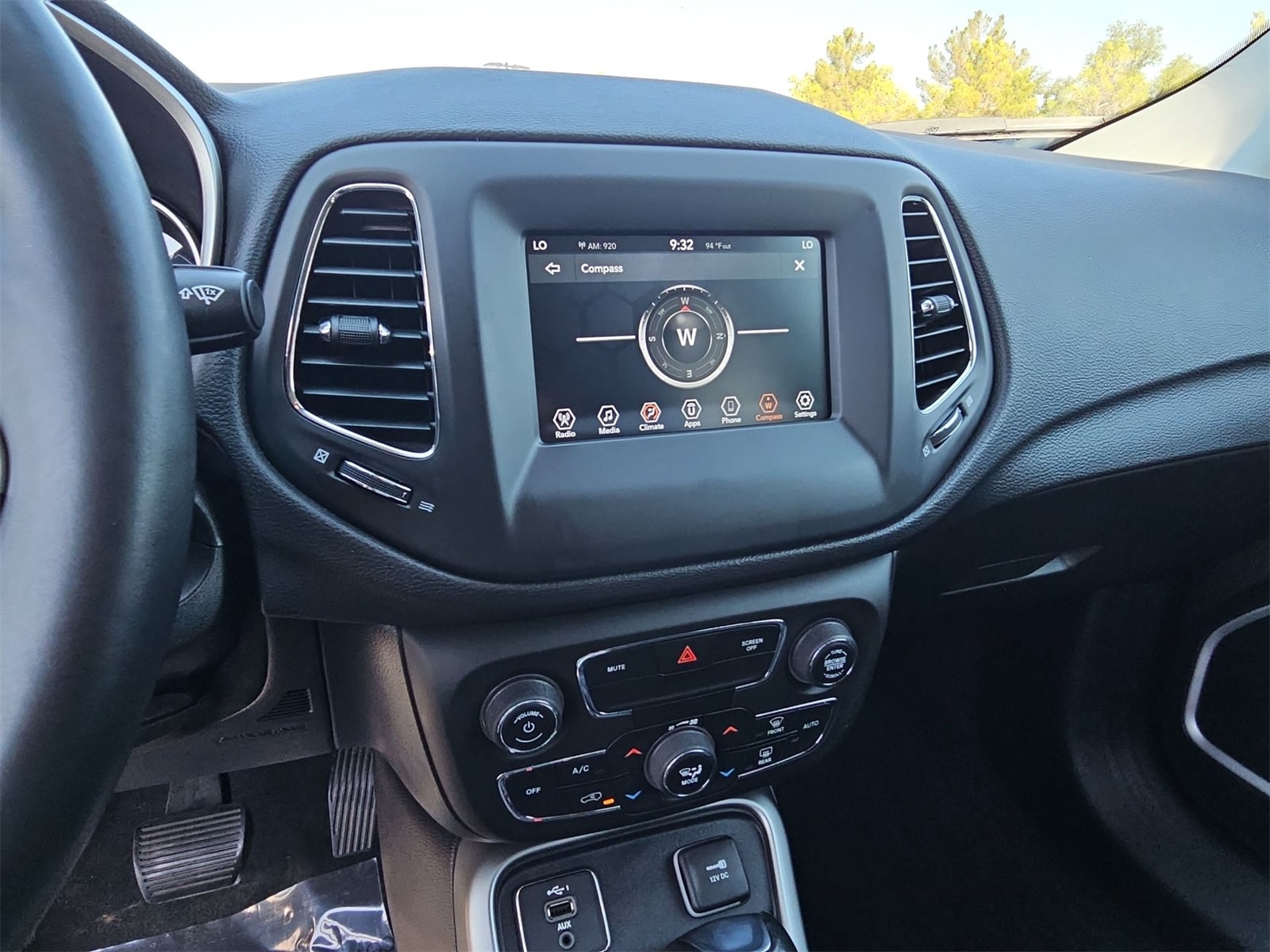 Thumbnail: 2020 Jeep Compass - 20