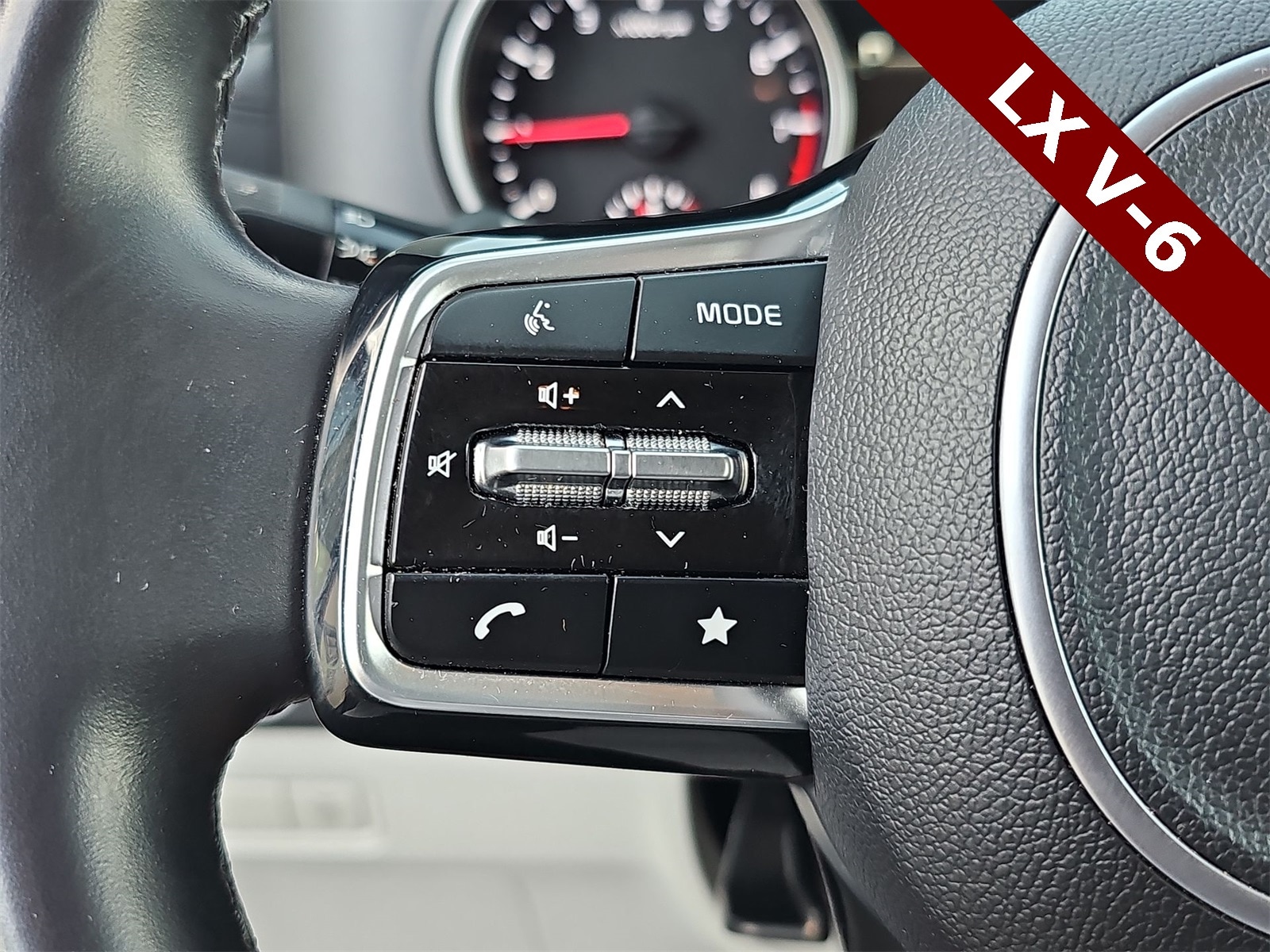 Thumbnail: 2024 Kia Carnival - 28