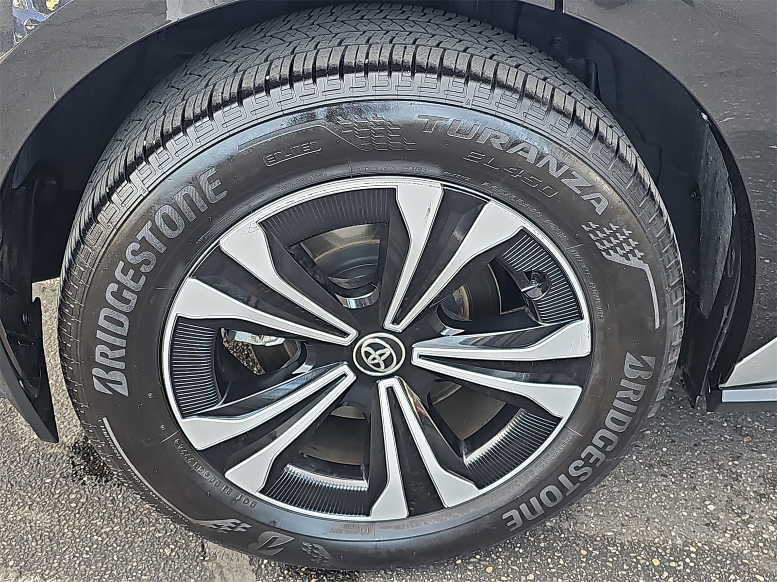 Thumbnail: 2024 Toyota bZ4X - 12