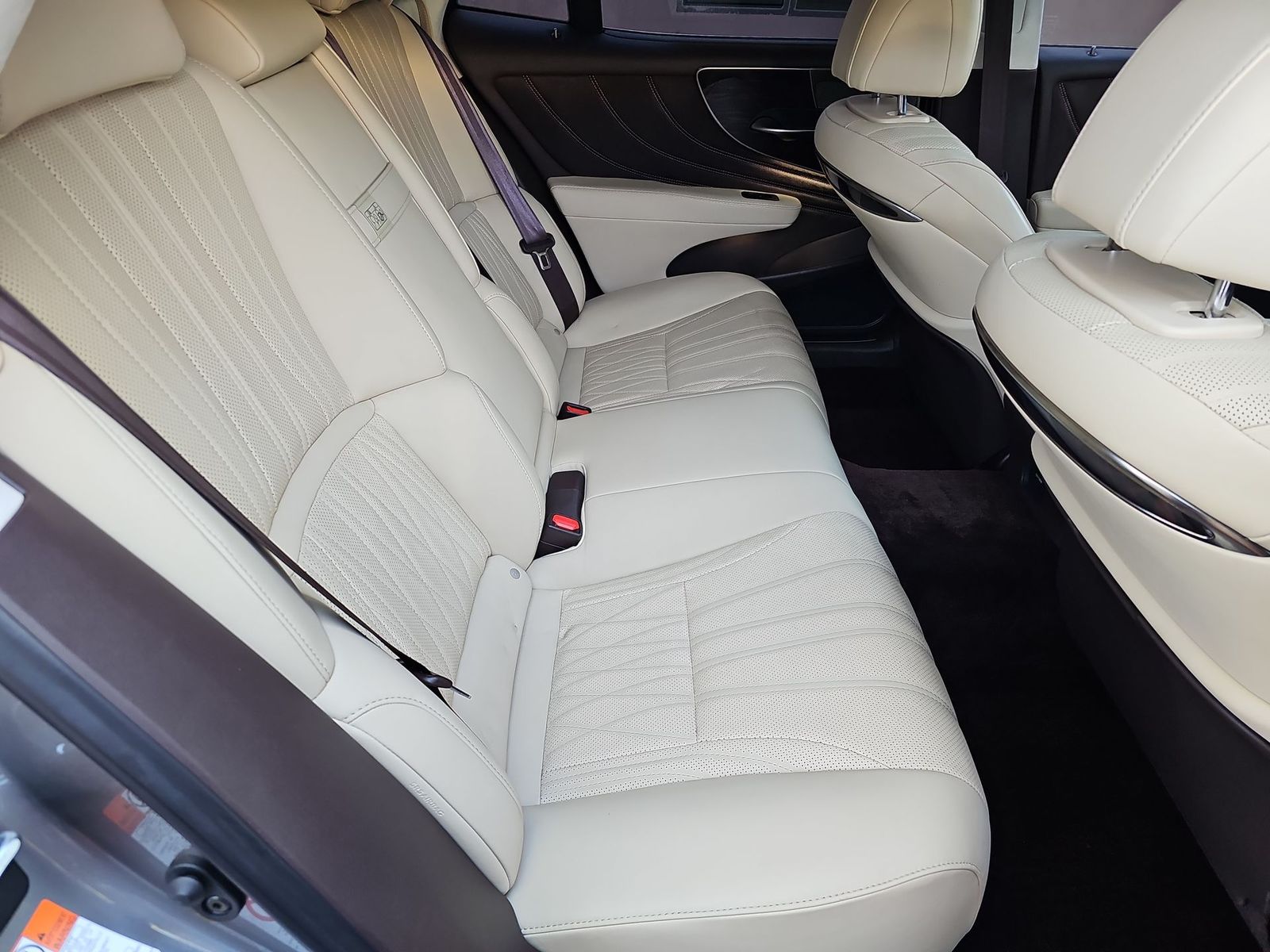 Thumbnail: 2019 Lexus LS - 17