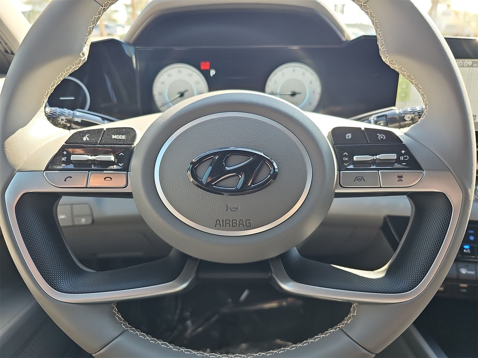 Thumbnail: 2023 Hyundai Elantra - 19