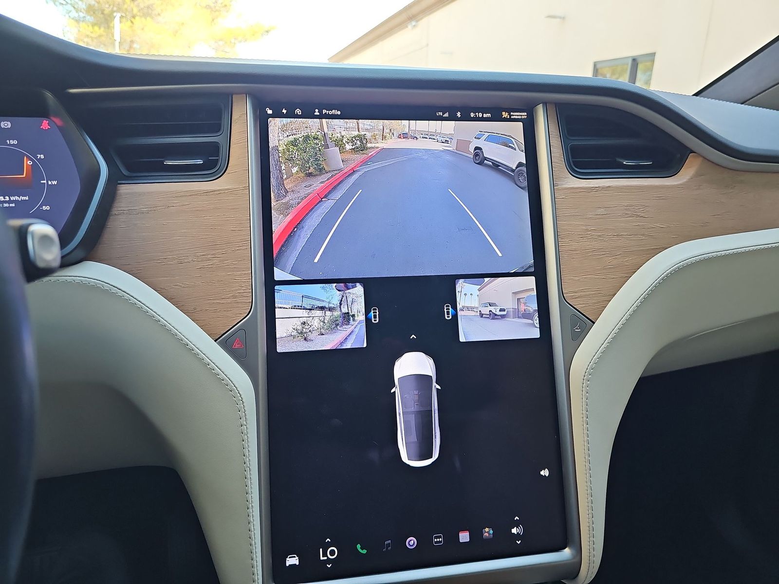 Thumbnail: 2020 Tesla Model X - 25