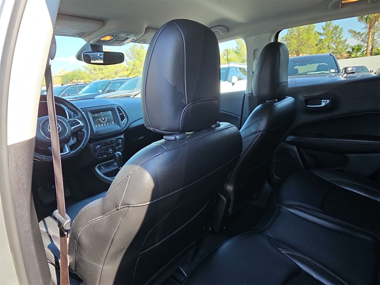 Thumbnail: 2020 Jeep Compass - 16