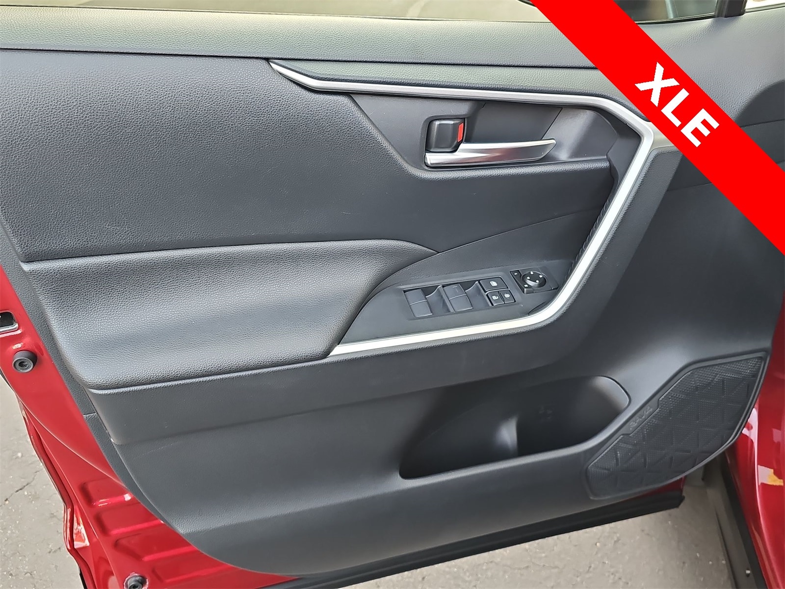 Thumbnail: 2019 Toyota RAV4 - 27