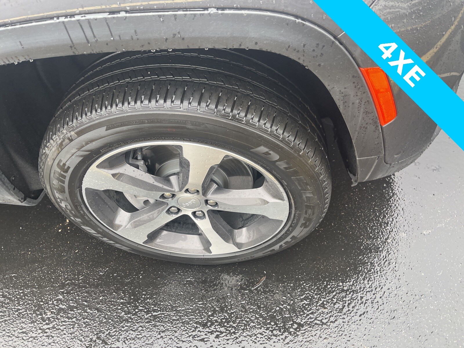 2023 Jeep Cherokee 4xe photo 3