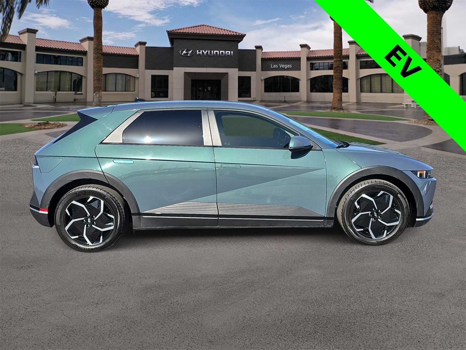 Thumbnail: 2024 Hyundai Ioniq 5 - 9