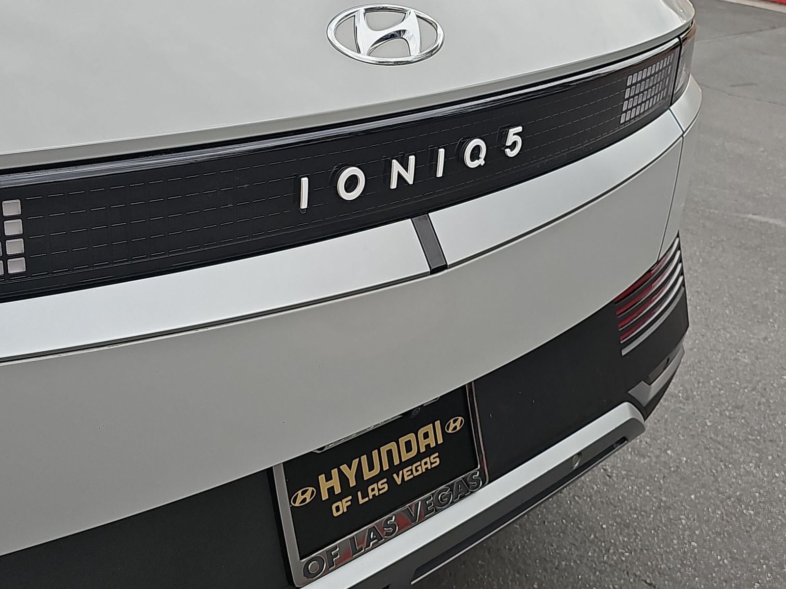 Thumbnail: 2024 Hyundai Ioniq 5 - 11