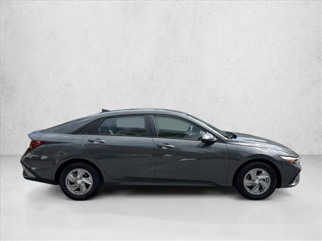 Certified 2024 Hyundai Elantra SE 4dr Car