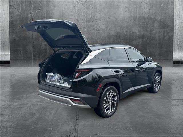 2025 Hyundai Tucson Hybrid Limited photo 2