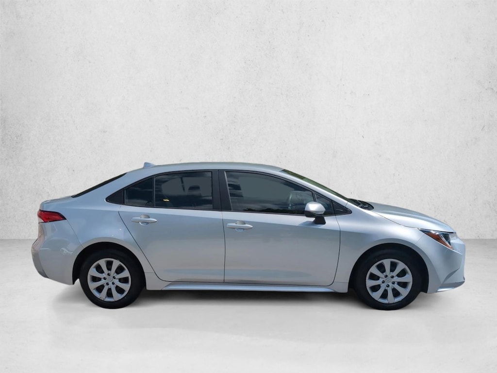 Used 2022 Toyota Corolla LE 4dr Car