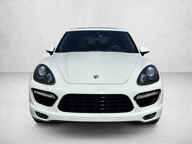 2014 Porsche Cayenne Turbo S photo 2