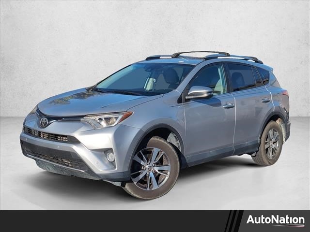 2017 Toyota RAV4 XLE's photo