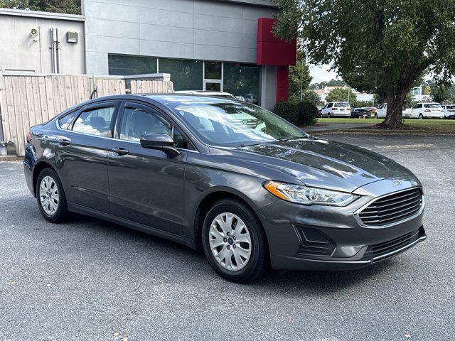 2020 Ford Fusion S photo 3